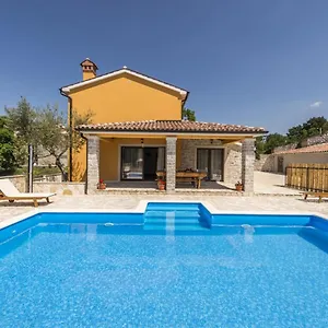 Spacious Four-bedroom Marija Villa Klostar